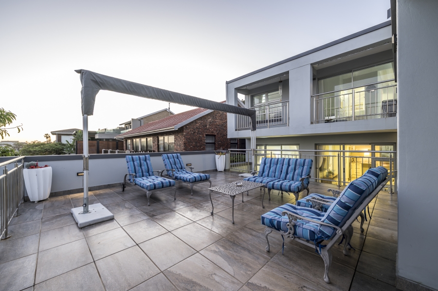 5 Bedroom Property for Sale in Glentana Western Cape